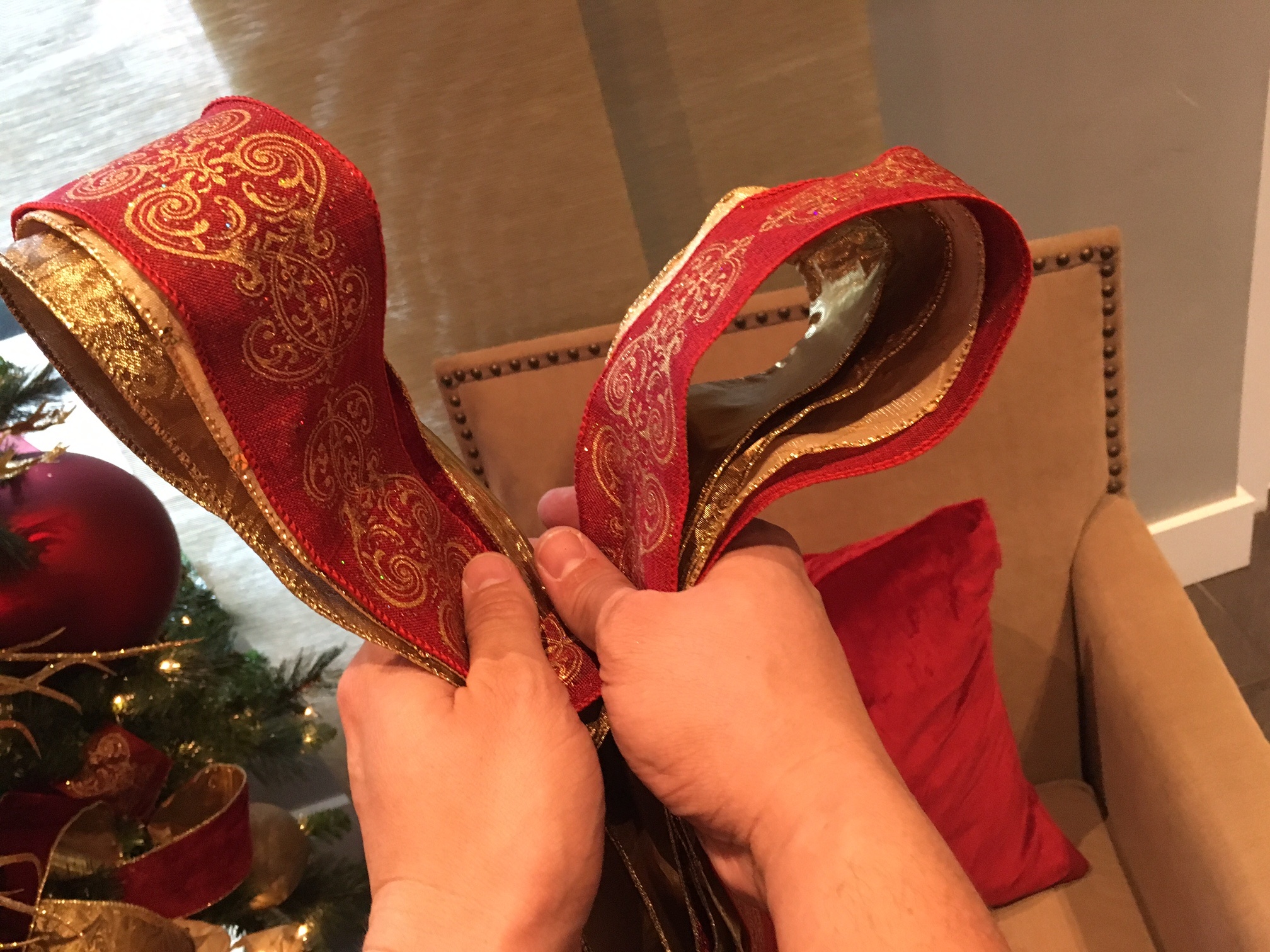 Designer christmas tree decorating tips