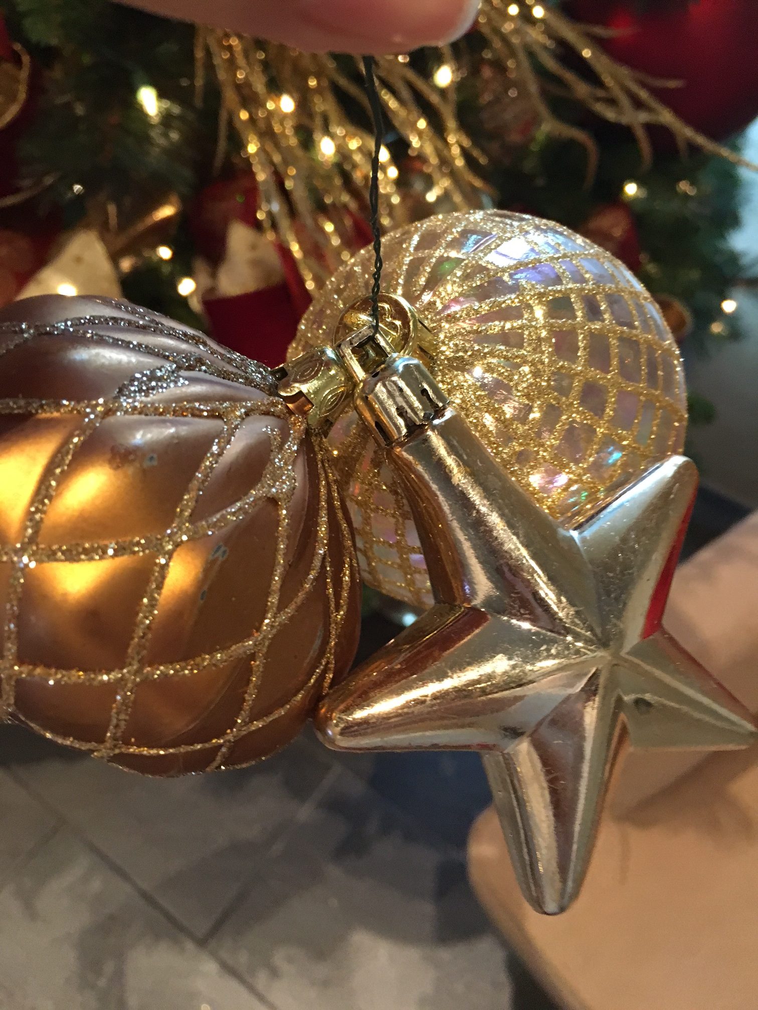Professional designer Christmas tree decorating tips