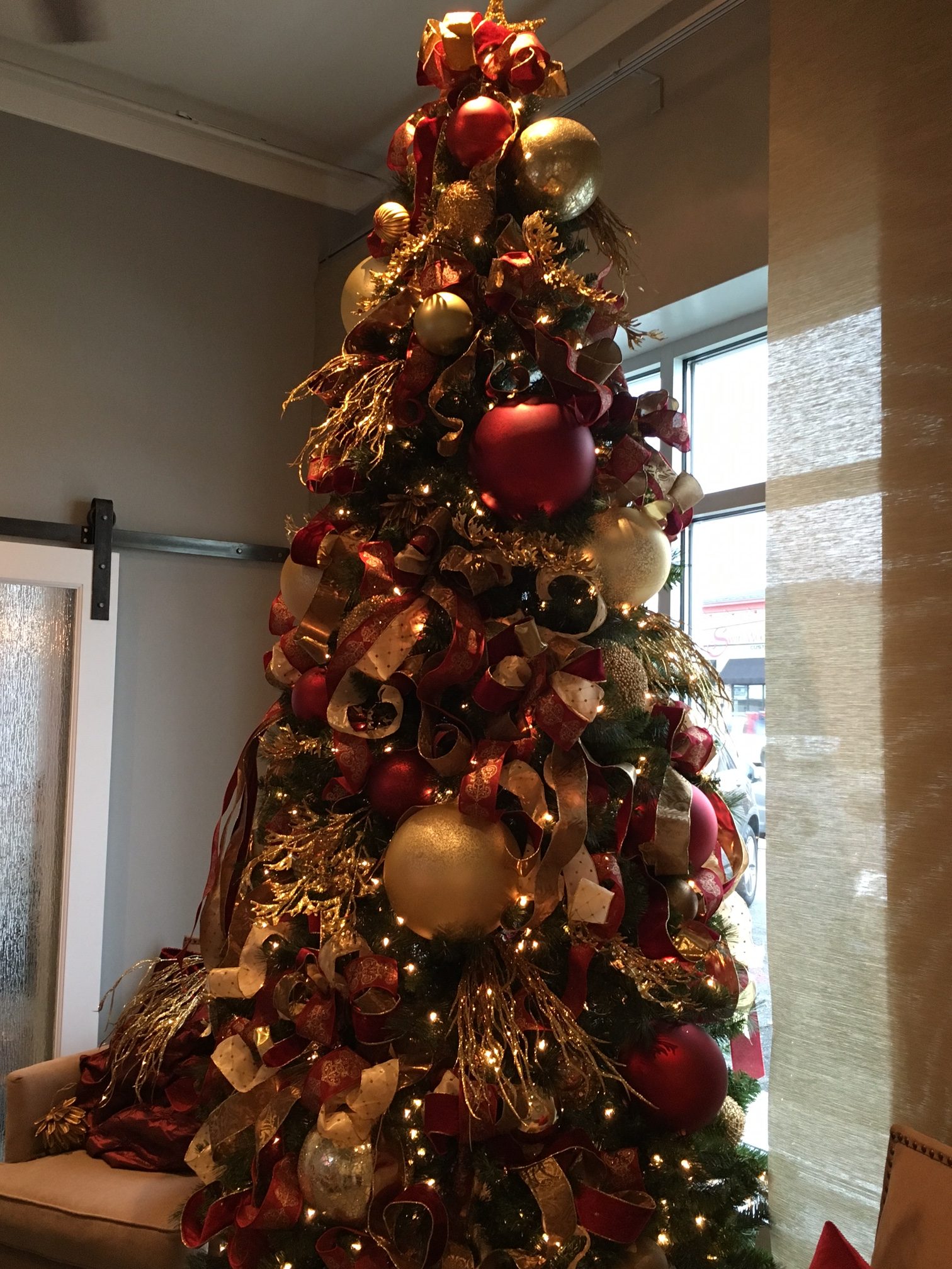 Designer christmas tree decorating tips