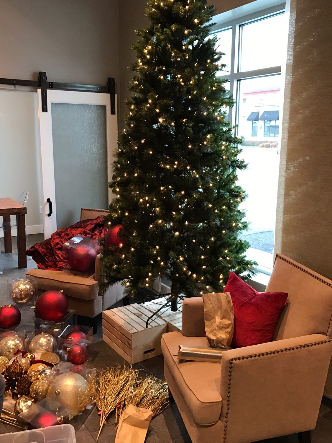 Designer Christmas tree decorating tips with Lux Catering and Events - Utah's premier holiday caterers and event planners