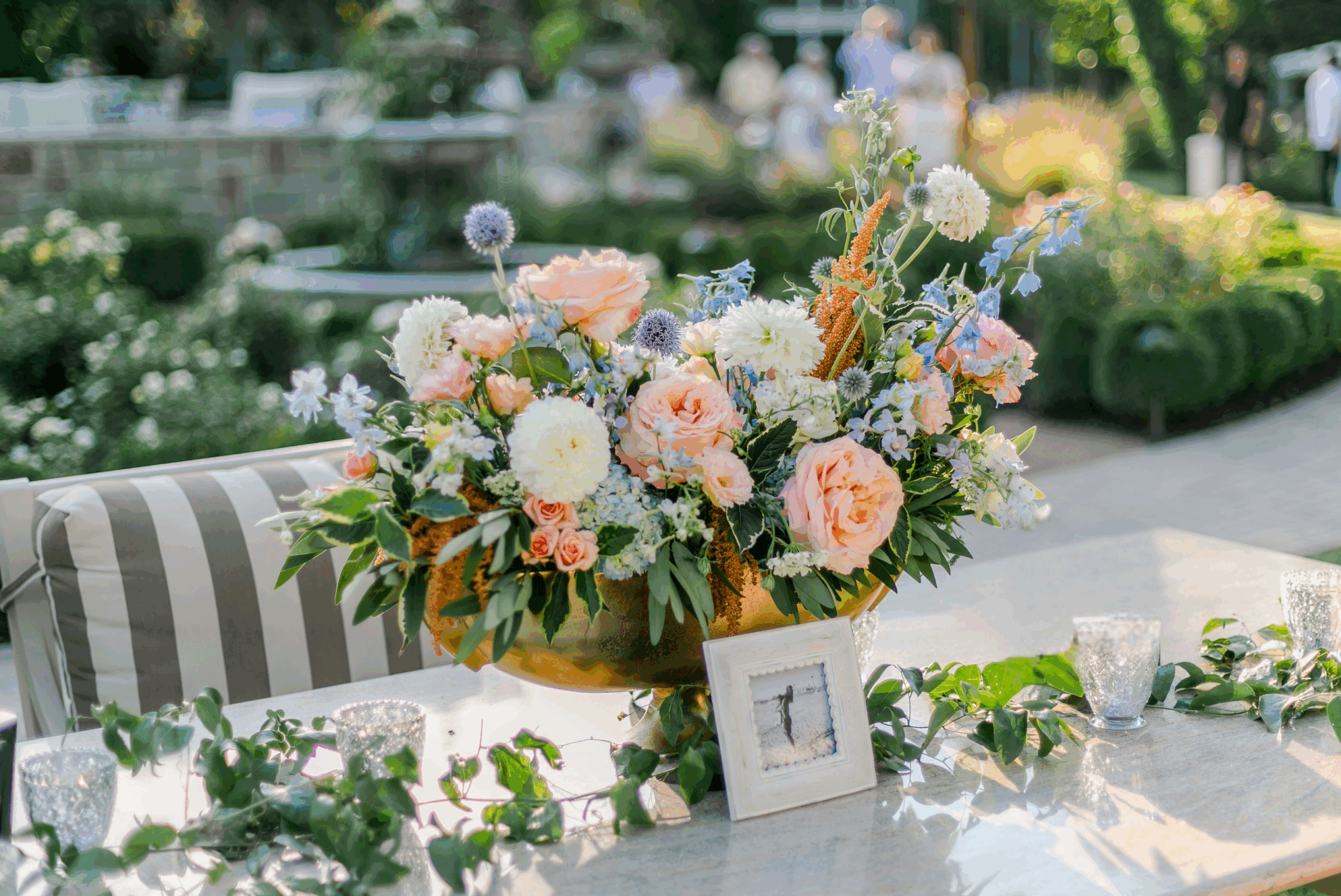 outdoor FLORAL TABLESCAPE